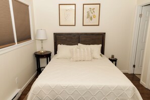 Room - Serene 2-bedroom townhome with AC in charming Troy near RPI (Troy)