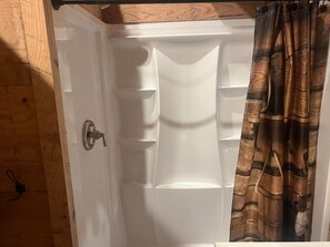 Bathroom - Sportsman paradise 2 beautiful rooms in Hamburg/mozier Illinois in quiet Calhoun (Hamburg)