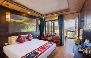 Deluxe Double Room, 1 Queen Bed, Mountainside | Select Comfort beds, desk, blackout drapes - Green View Hotel Sapa (Sa Pa)