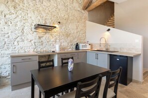 Unclassified image, 5 of 18, button - Charming & cosy 2 bedrooms apartment city center (Avignon)