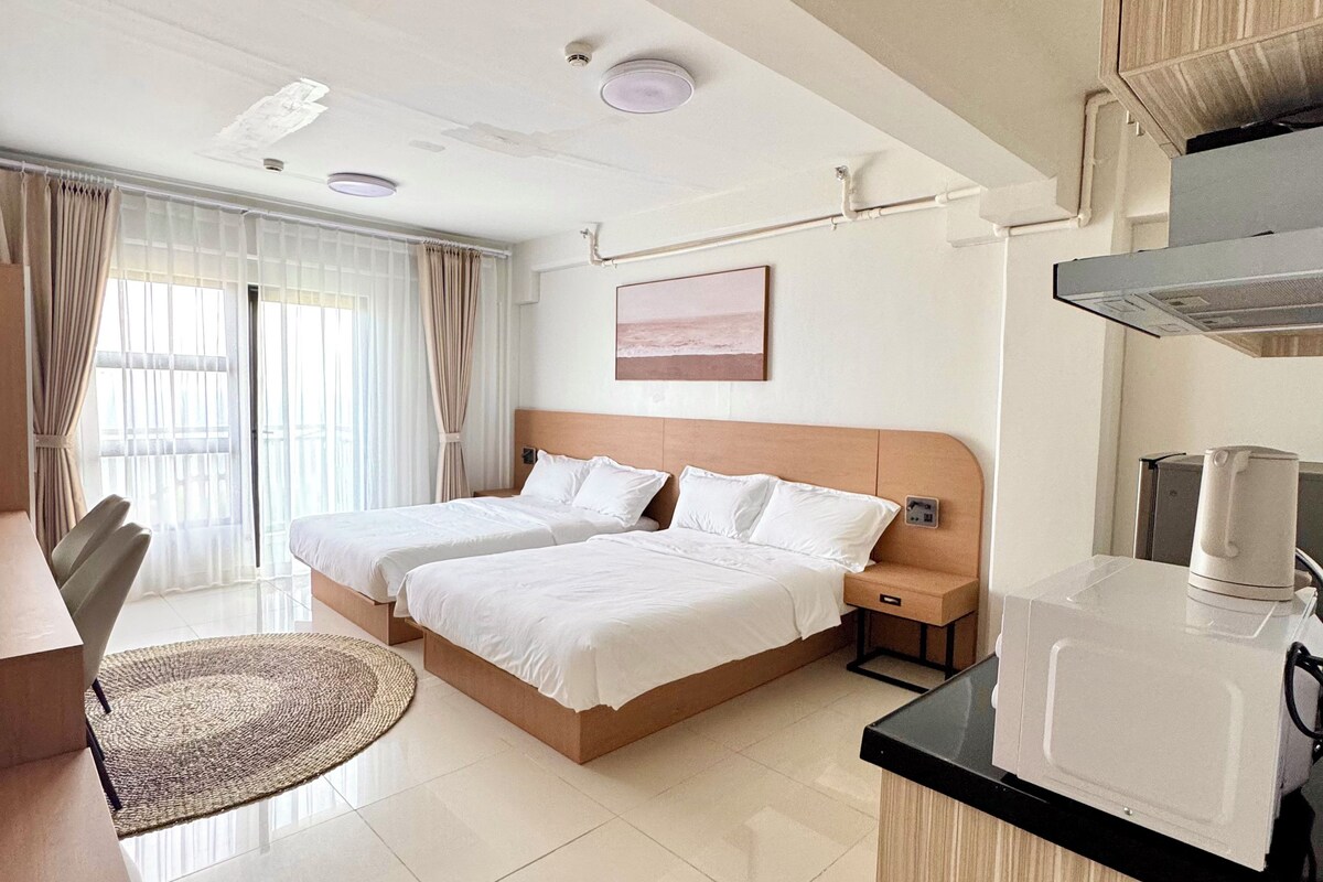 Comfort Condo, Balcony, Mountain View