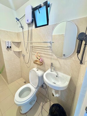 Comfort Condo, Balcony, Mountain View | Bathroom - Royal Oceancrest Panglao 1 (Dauis)
