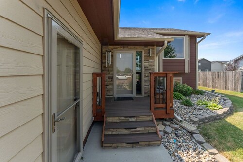 Clearbrook Retreat | 4BR | Fenced | 3-Car Garage