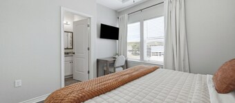 New! 2 King Beds | 3Mi to A&M | Near Downtown Bryan