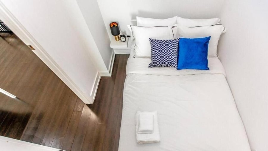 StayToronto - Parkside City Suites