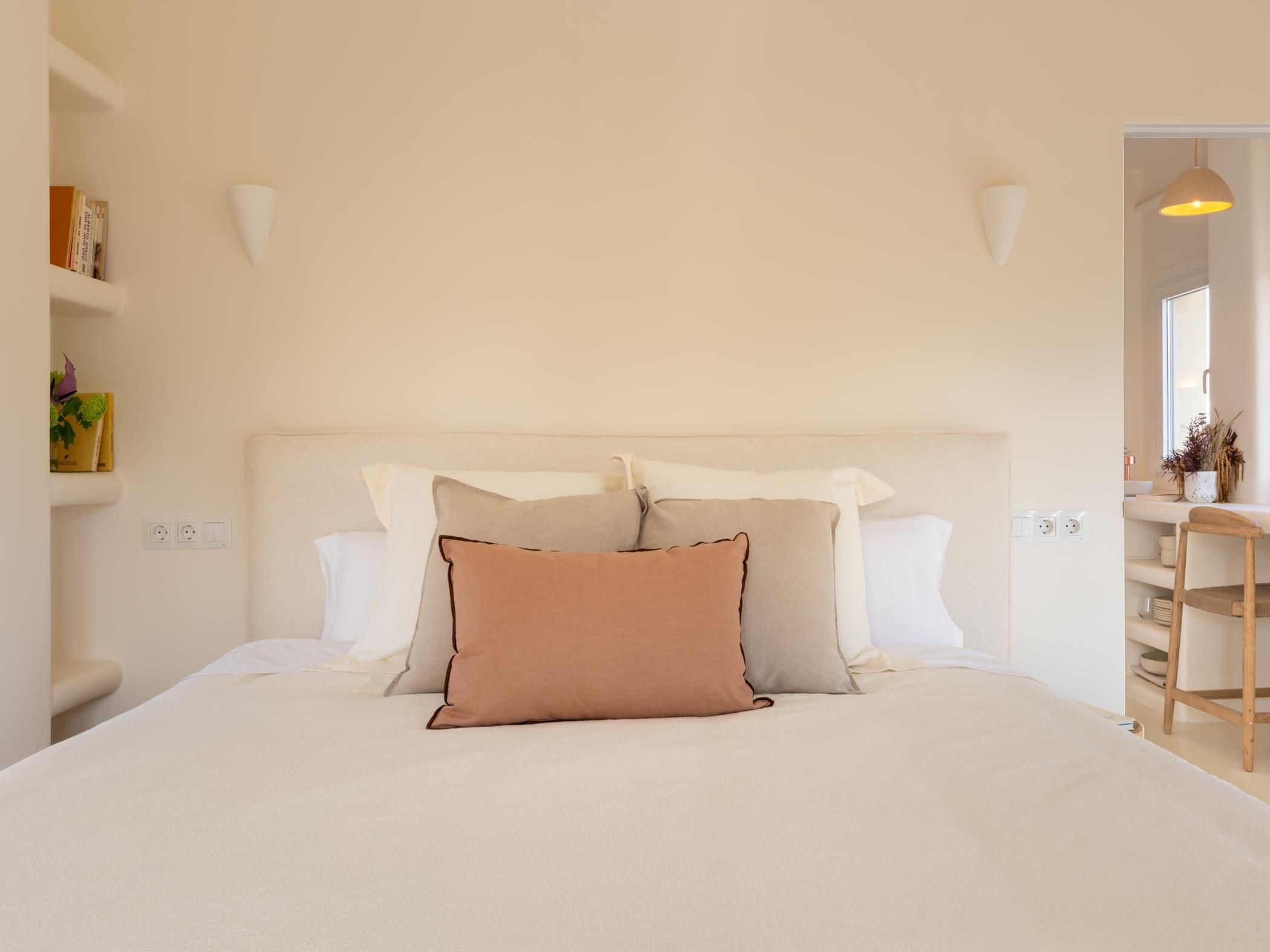 Iron/ironing board, internet, bed sheets