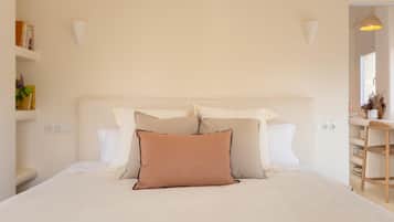Iron/ironing board, internet, bed sheets