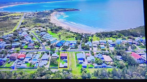 Unclassified image, 1 of 27, button - Twin Beaches Arrawarra Headland (Arrawarra Headland)