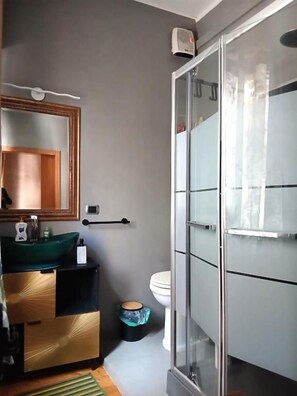 Ảnh chưa phân loại, 2 trong số 19 ảnh, nút