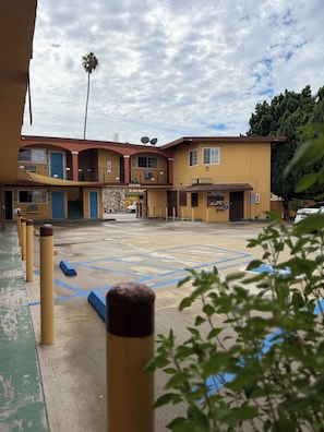 Unclassified image, 2 of 15, button - Solar Motel Los Angeles (Los Angeles)