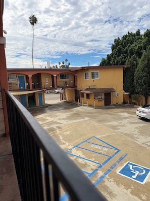 Unclassified image, 4 of 15, button - Solar Motel Los Angeles (Los Angeles)