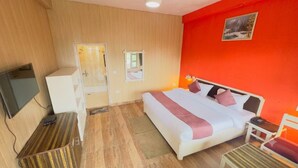 Standard-Doppelzimmer | Zimmersafe, Bügeleisen/Bügelbrett, kostenloses WLAN