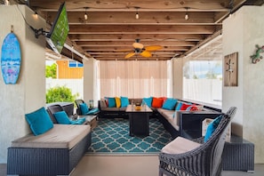 Unclassified image, 2 of 49, button - Pirate Sunset | Waterfront + Outdoor Living (Summerland Key)