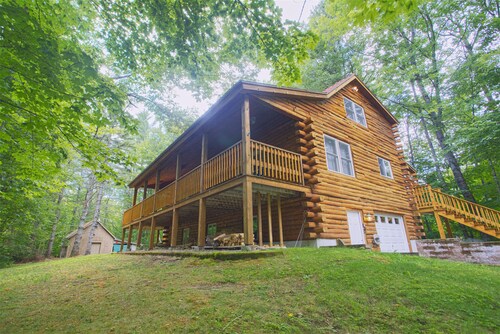 Private House with access to Stinson Lake! Enjoy lake life in style!