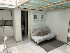 Living area - Vrbo Property (Milano)