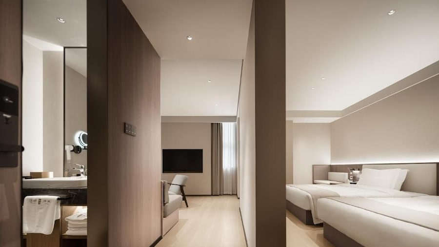 Walling Hotel--Hongya Cave & Great Hall