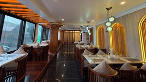 Dining - Wisteria Moon Mountain (Gangtok)