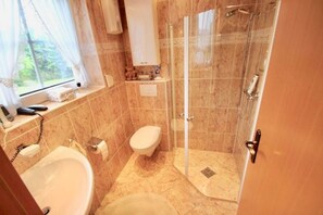 Bathroom - Vrbo Property (Grömitz)