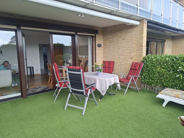 Outdoor dining - Vrbo Property (Grömitz)