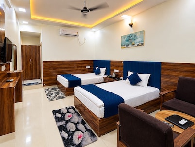 Spacious 11-bedroom hotel in charming Banbasa with AC