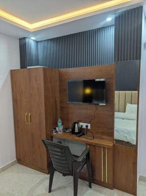 Ảnh chưa phân loại, 2 trong số 12 ảnh, nút