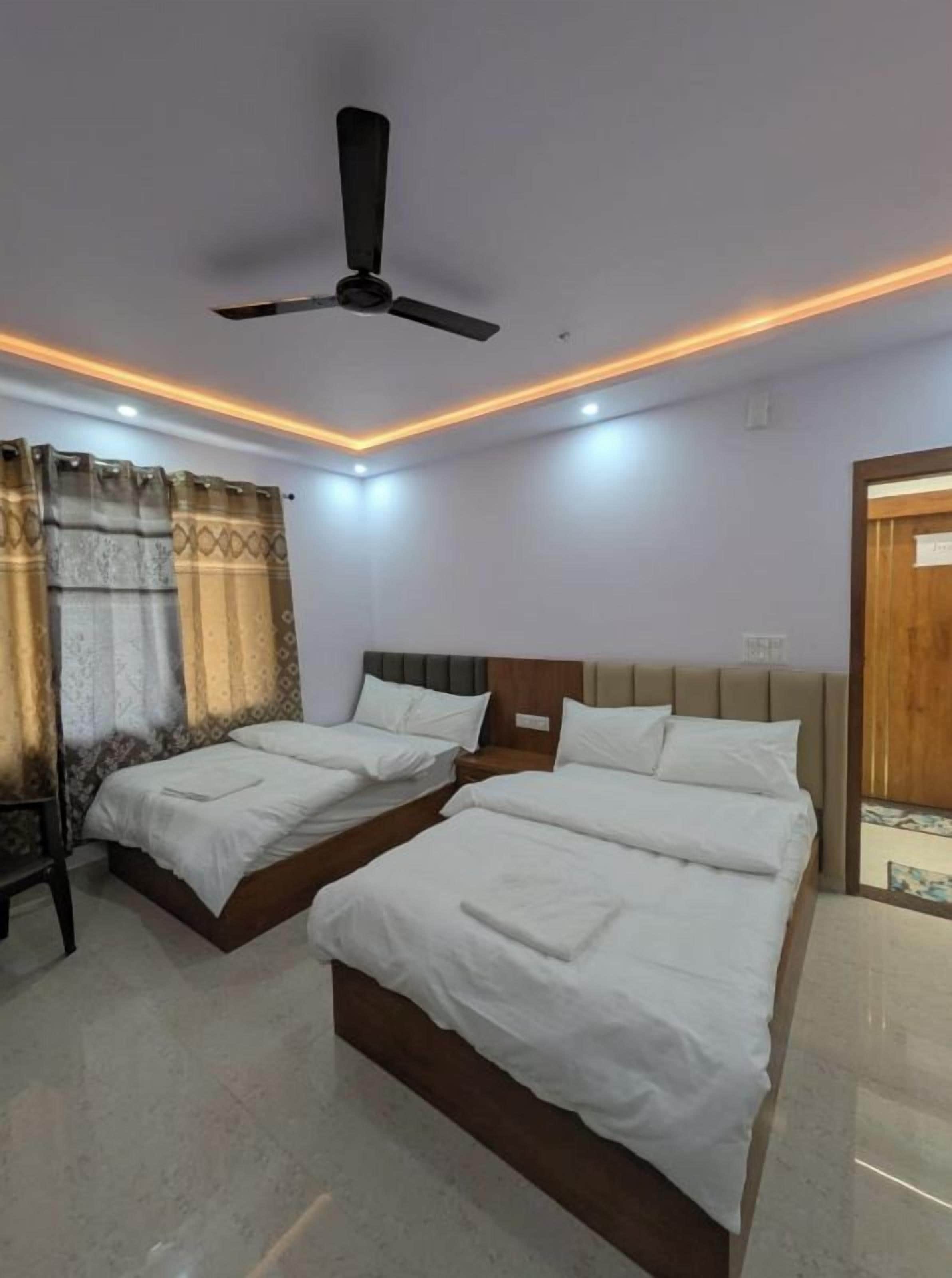 Deluxe Room | Desk, WiFi (free)