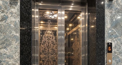 Hotel Amba Regency