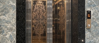 Hotel Amba Regency