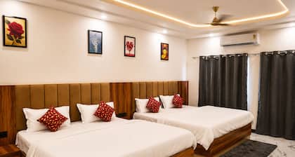 Hotel Amba Regency