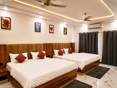 Hotel Amba Regency