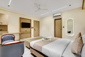 Iron/ironing board (on request), WiFi (free) - Hotel Lee Fortune (Gandhi Nagar)