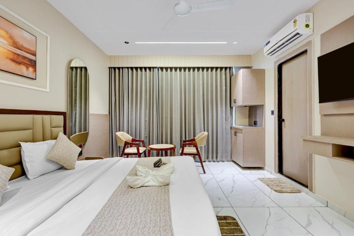 Deluxe Double Room, City View | Iron/ironing board (on request), WiFi (free)