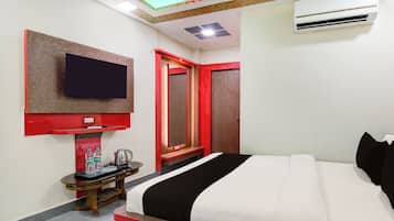 Desk, WiFi (free), bed sheets