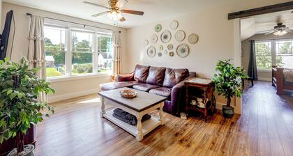 Fire Pit + Yard: Peaceful Nottoway County Apt