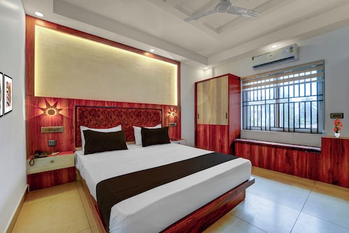 Townhouse Cochin Airport Skyluxe