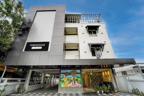 Townhouse Cochin Airport Skyluxe