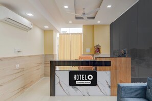 Lobby - Super Hotel O IIM Road Lucknow (Lucknow)