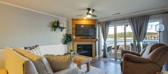 Lake of the Ozarks Condo w/ Waterfront Balcony