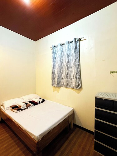 Iyaman Balbalays Backpackers Inn 