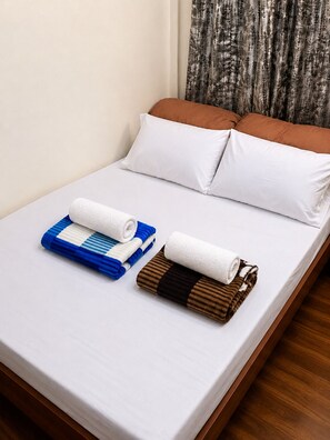 Camera Basic con letto matrimoniale o 2 letti singoli, 1 letto matrimoniale, non fumatori