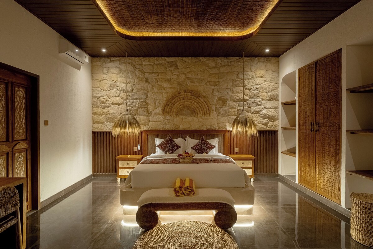  One Bedroom Villa with Private Pool | Minibar, in-room safe, desk, blackout drapes