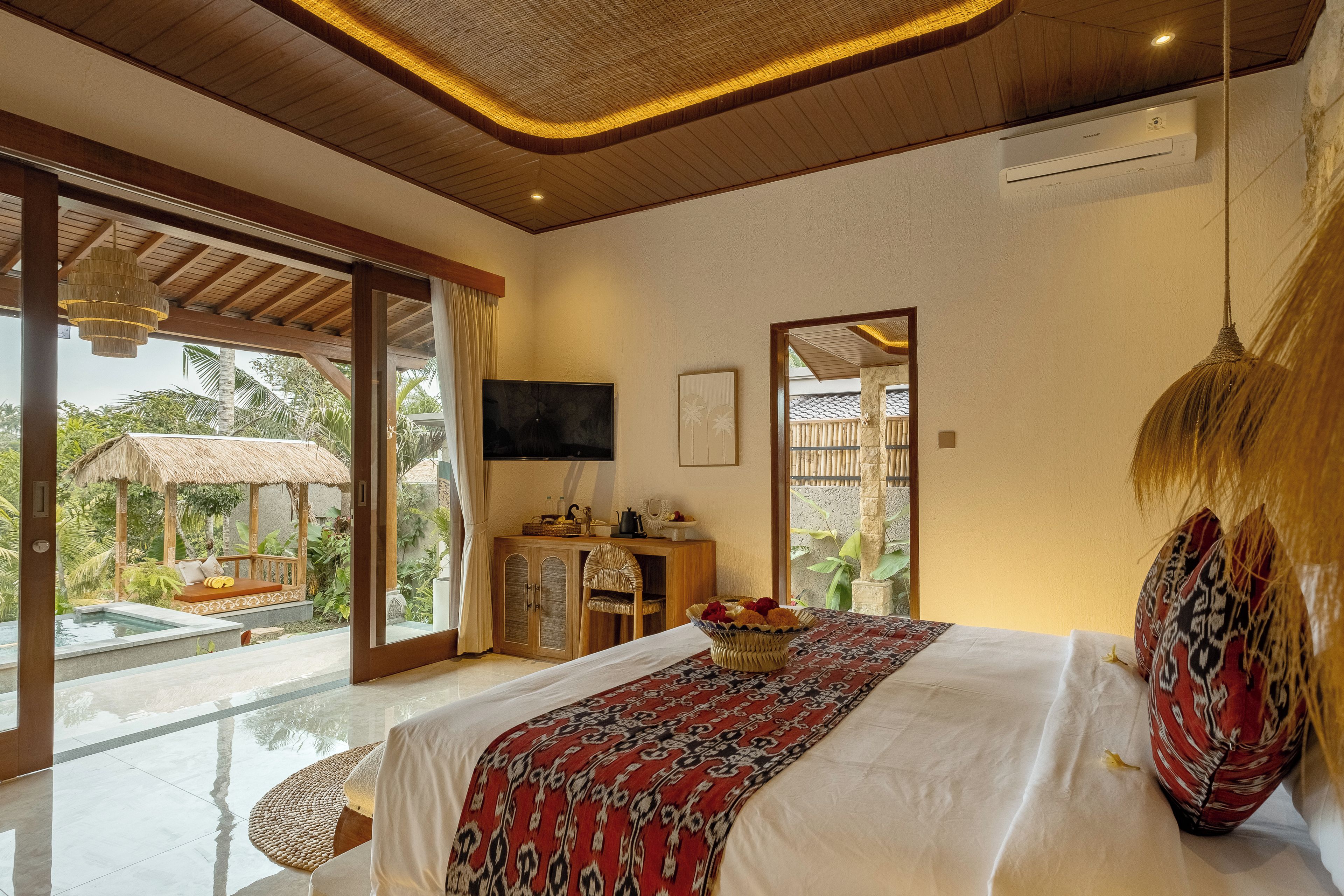 Luxury Villa, Park View | In-room safe, desk, blackout drapes, iron/ironing board (on request)