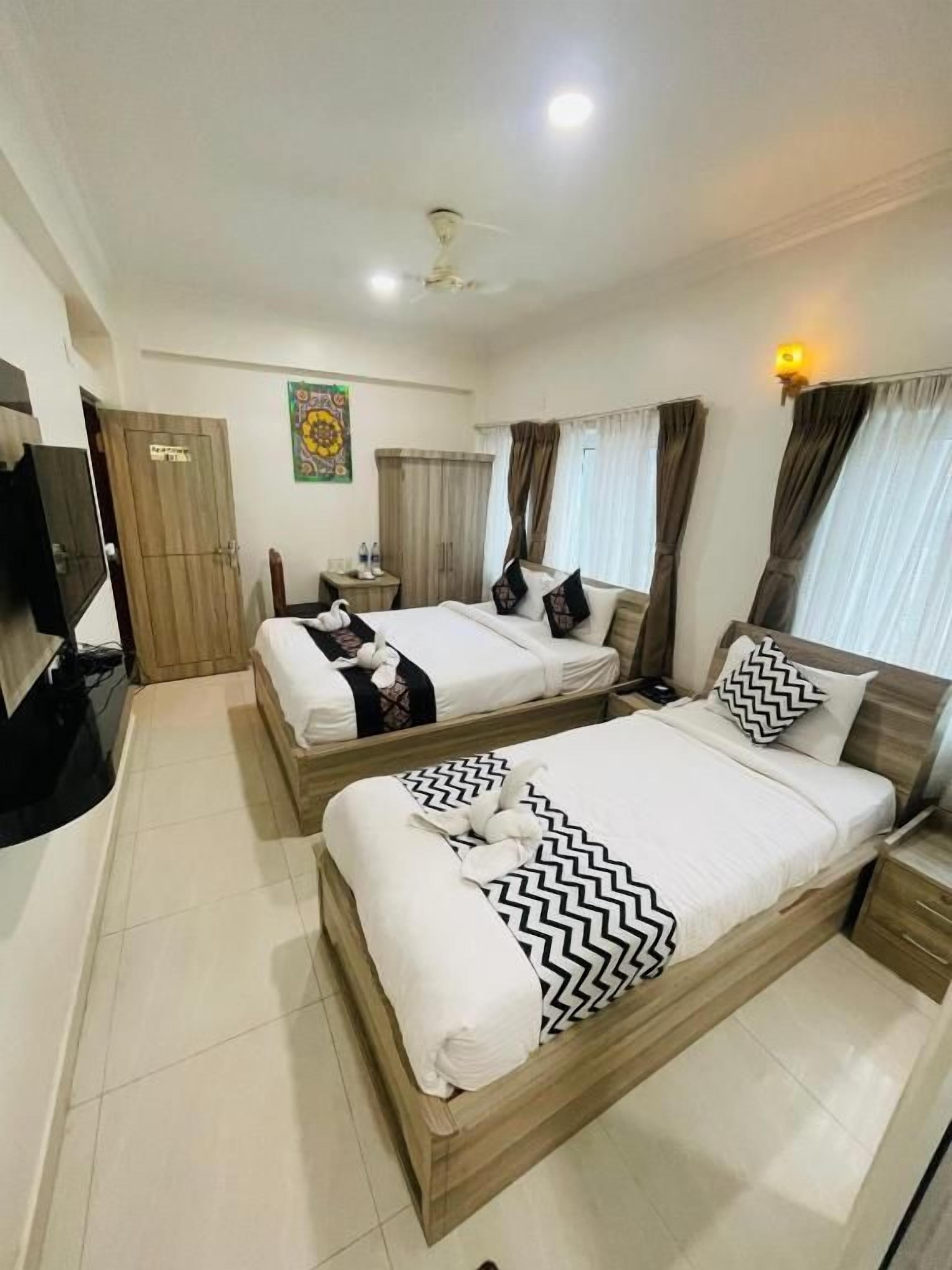 Comfort Triple Room, City View
