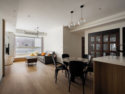 Taoyuan Hub, Near EVA HQ, Cozy 3BR Apt