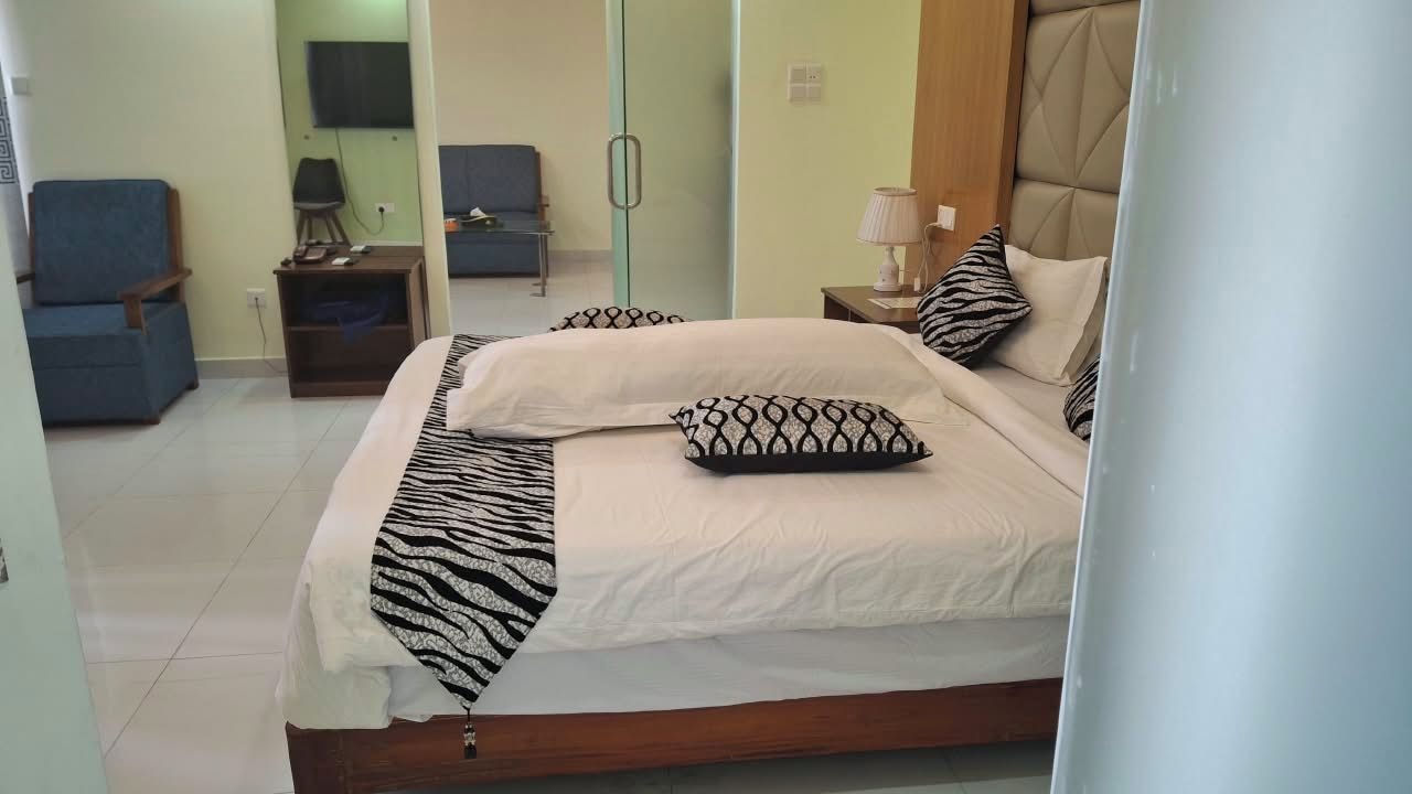 Presidential Suite, City View | WiFi (free), bed sheets