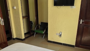 Laptop workspace, WiFi (free) - Peace Point Hotel (Dar es Salaam)