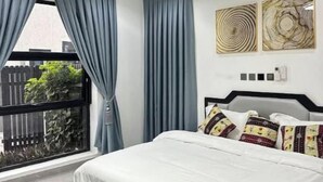 Room - Your Convenient City Stay at Sunset View Apartments (Accra)