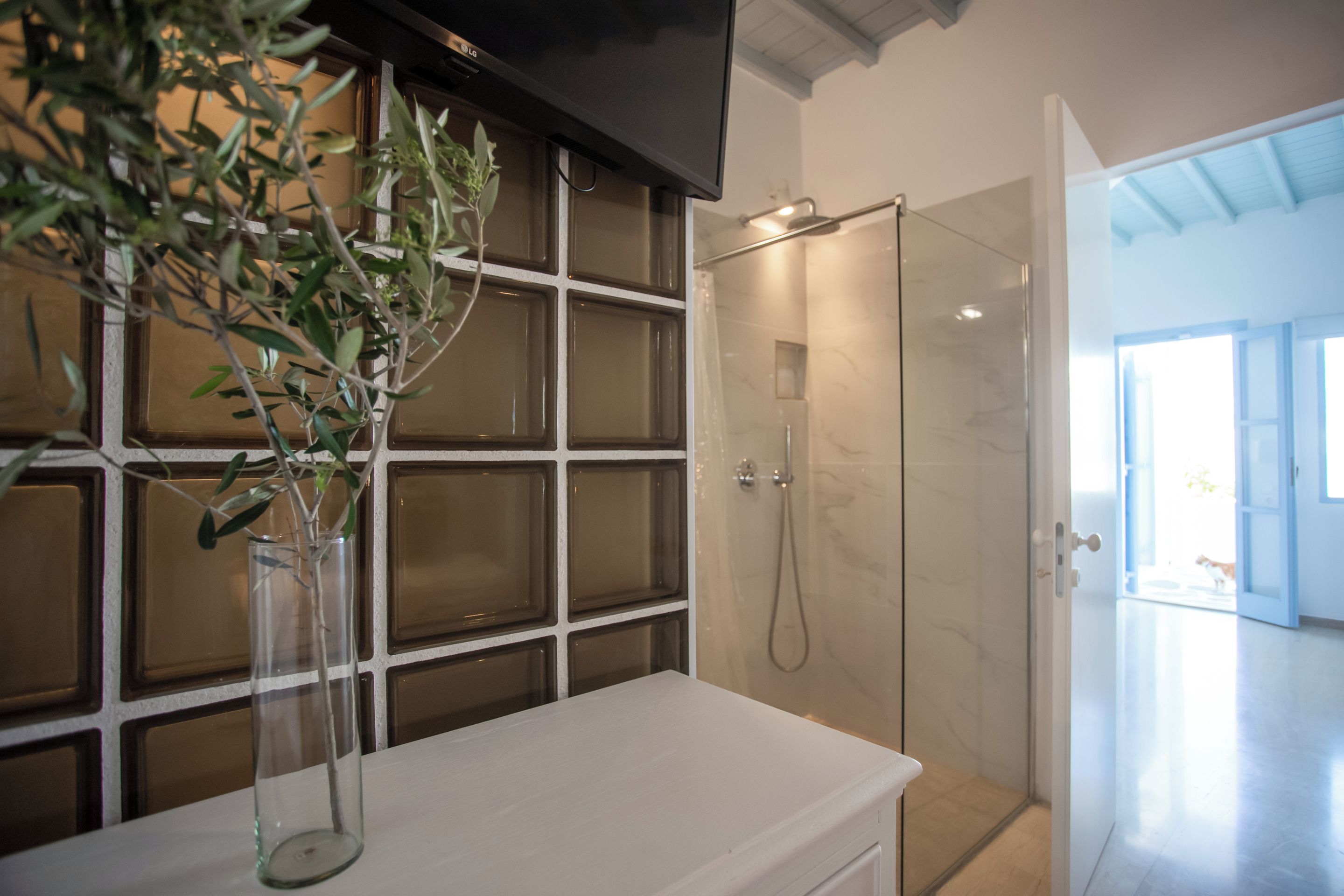 Departamento, vista al mar | Baño | Regadera, regadera tipo lluvia, amenidades de baño gratuitas 