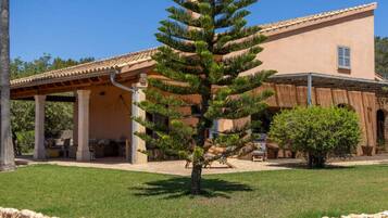 Villa | Exterior