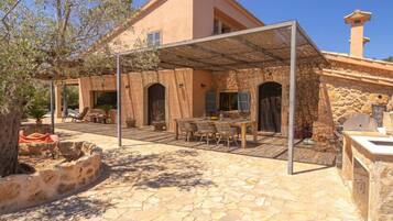 Villa | Outdoor dining
